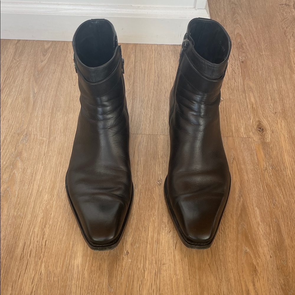 Gucci Black Leather Boots with Silver Accent - Picture 3 of 4